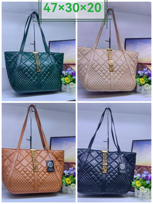 Versace 
90 dhs🇦🇪
Zain173
♥️♥️♥️