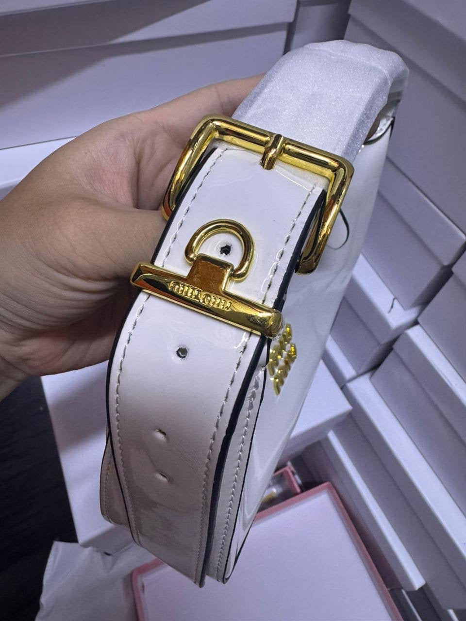 🎉 Offer 🎊  MiuMiu hobo
Size : 24 * 17 cm
75 dhs🇦🇪
with box🎁
Zain115
♥️♥️♥️
