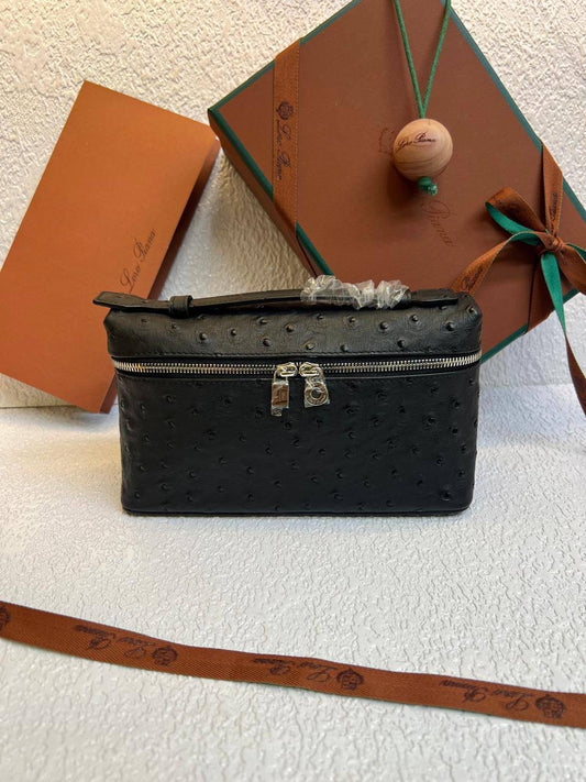 LORO PIANA✨💕✨
SuperMaster Quality 🔥💯✅
Available :💕💕💕
For Price 👇 WTSP Text Zain 0568585901
Zain252
♥️♥️♥️