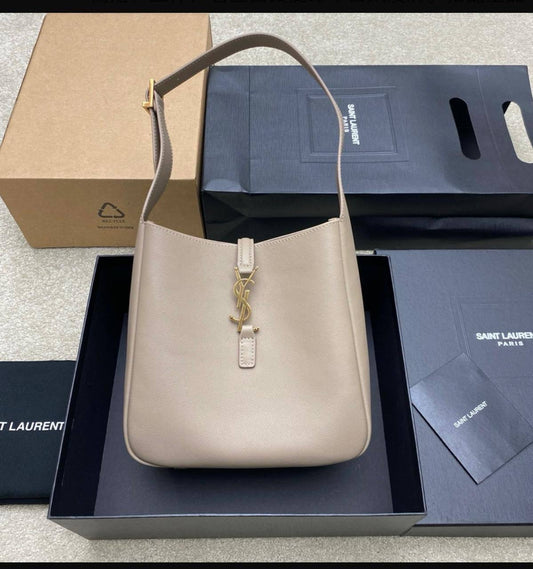 YSL💕💕💕
Super master quality 💯
Available now 💫 ✨✨
For Price 👇 WTSP Text Zain 0568585901
Zain252
♥️♥️♥️