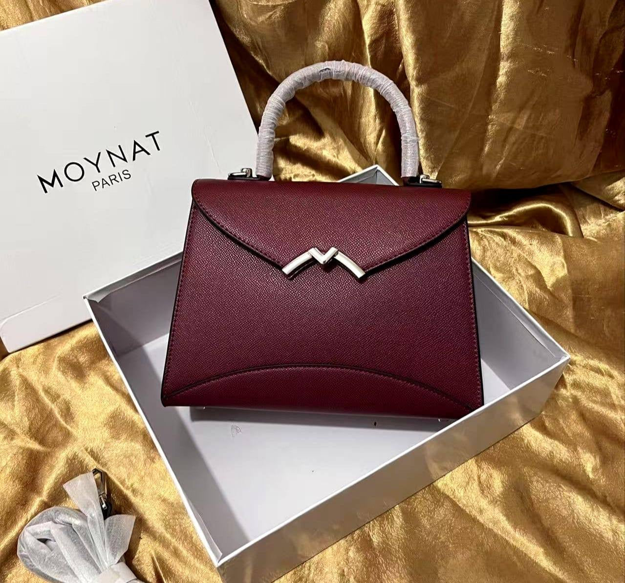 MOYNAT Paris
110 dhs🇦🇪
with box
🎁🎁🎁
size 25cm
Zain26
♥️♥️♥️