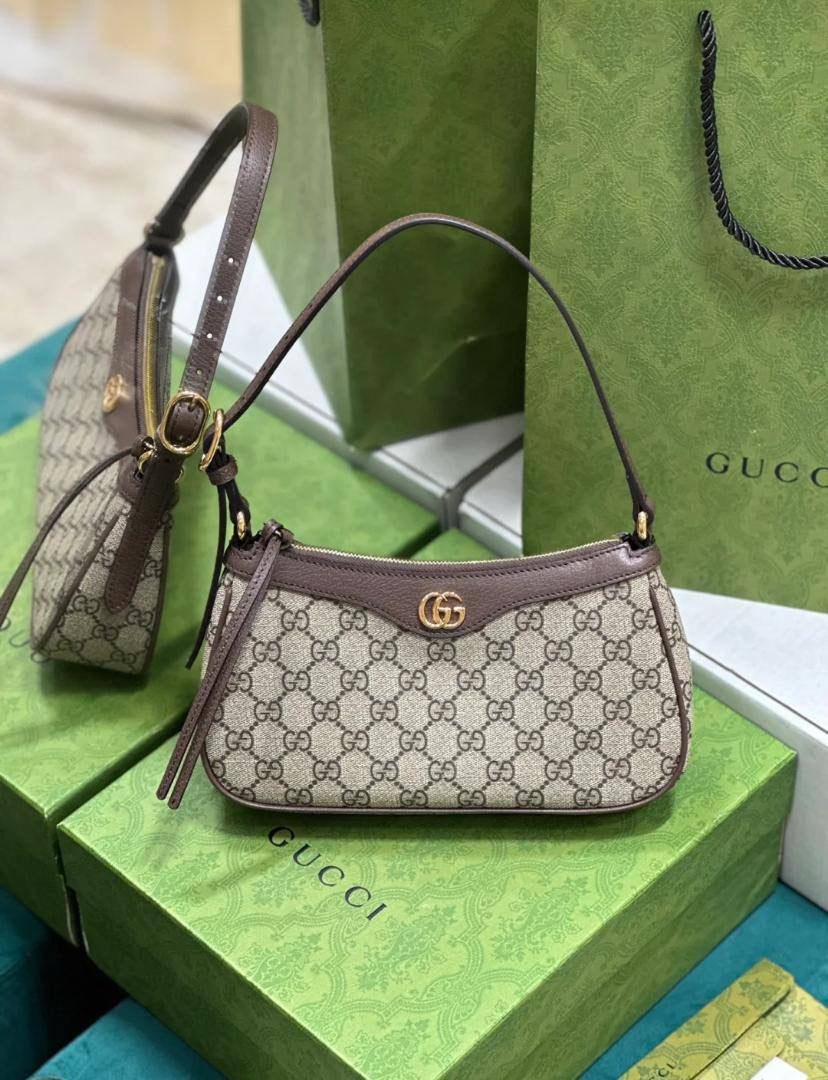 Gucci
90 dhs🇦🇪
with box
🎁🎁🎁
size 24cm
Zain26
♥️♥️♥️