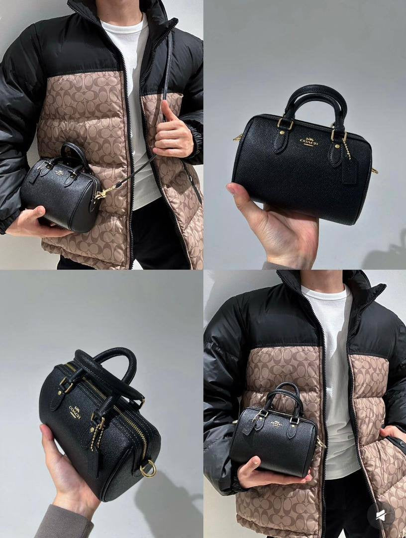 Coach
85 dhs🇦🇪
with box
🎁🎁🎁
size 18×10×12cm
Zain213
♥️♥️♥️