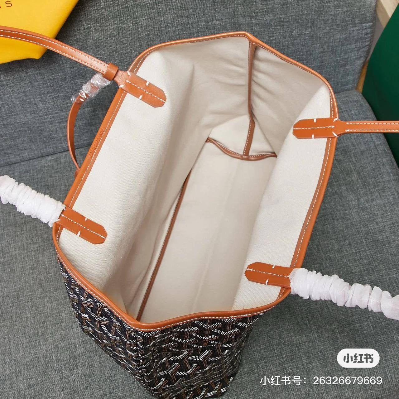 Goyard
46 cm
75  dhs🇦🇪
Zain17
♥️♥️♥️