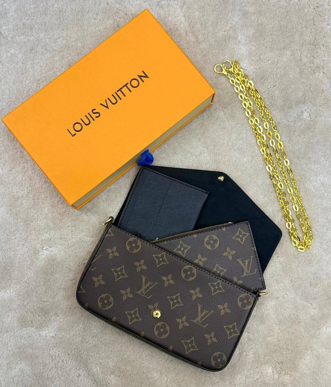 LV 
GOOD QUALITY 💯
WITH BOX 
🎁🎁🎁
GOLSSY 
90 dhs🇦🇪
MATE FLOWER 
80 dhs🇦🇪
Zain28
♥️♥️♥️