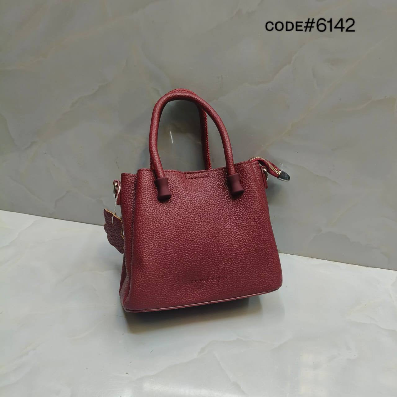 𝗖𝗛𝗔𝗥𝗟𝗘𝗦 & 𝗞𝗘𝗜𝗧𝗛
ᴛᴏᴘ ʜᴀɴᴅ sʟɪɴɢ ʙᴀɢ
sɪʟᴠᴇʀ ʜᴀʀᴅᴡᴀʀᴇ
sᴏғᴛ ᴍᴀᴛᴛᴇ ʟᴇᴀᴛʜᴇʀ
sɪᴢᴇ: 18.5 cm
65 dhs🪙
Zain31
♥️♥️♥️