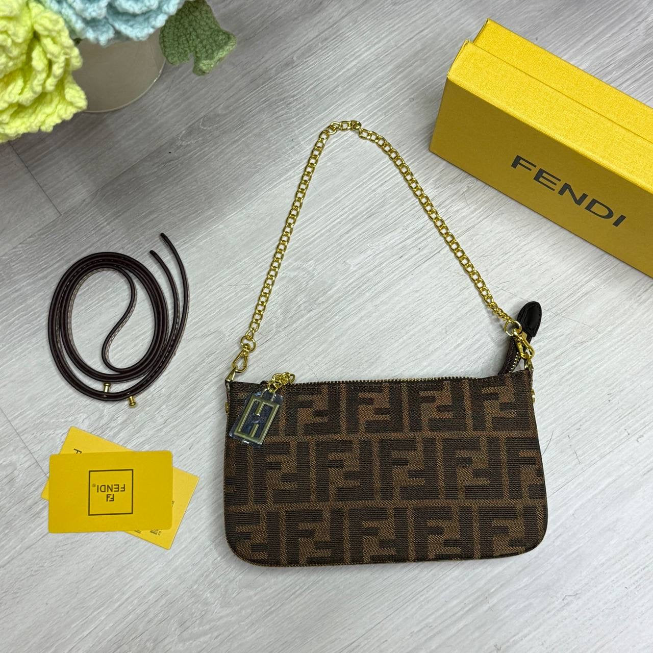 FENDI
21*3.5*12.5cm  
with box
🎁🎁🎁
80 dhs🇦🇪
Zain44
♥️♥️♥️