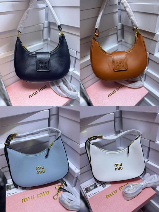 🎉 Offer 🎊  MiuMiu hobo
Size : 24 * 17 cm
75 dhs🇦🇪
with box🎁
Zain115
♥️♥️♥️