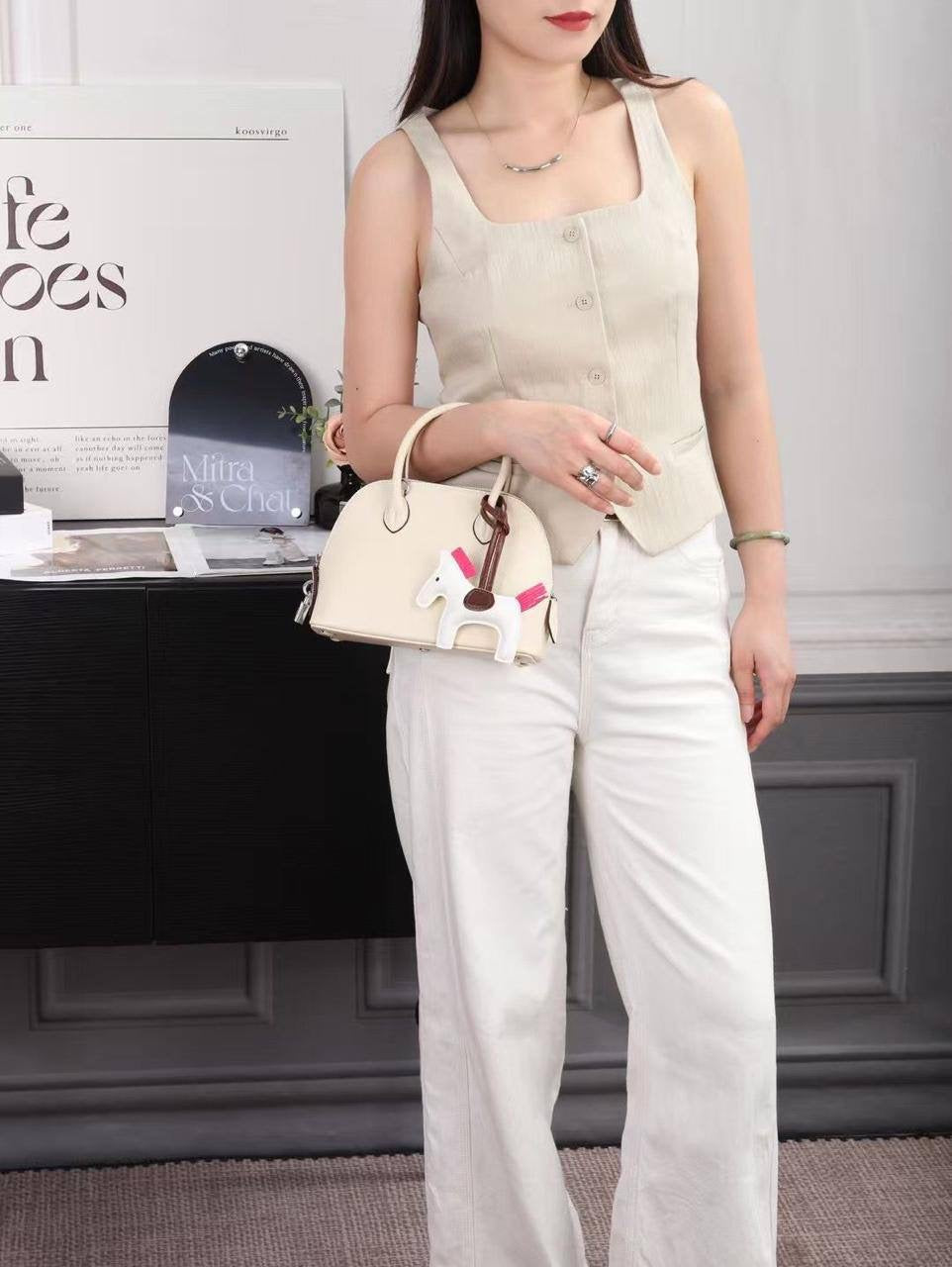 Hermes Bolide 20
Size: 20 * 13 cm
95 dhs🇦🇪
with box🎁
Zain115
♥️♥️♥️