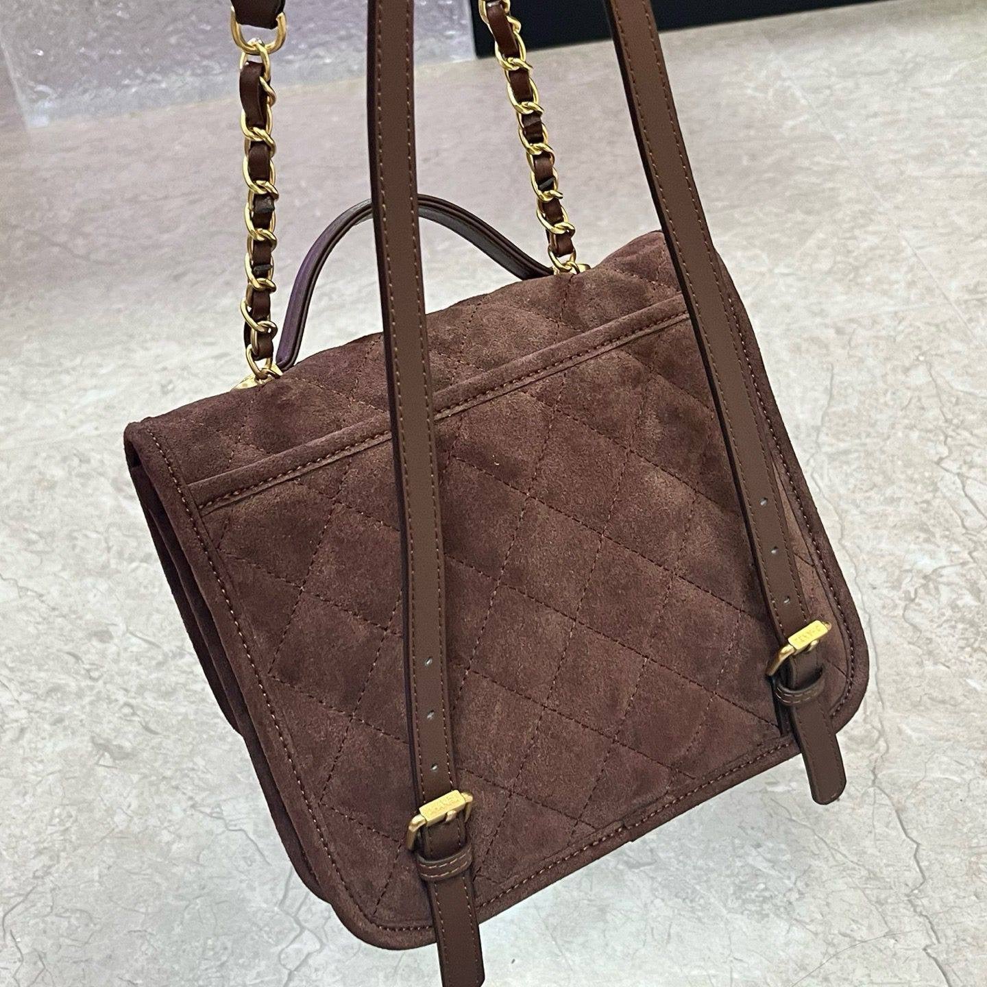 Chanel backpack Master 
270 dhs🇦🇪
#22cm
Zain228
♥️♥️♥️