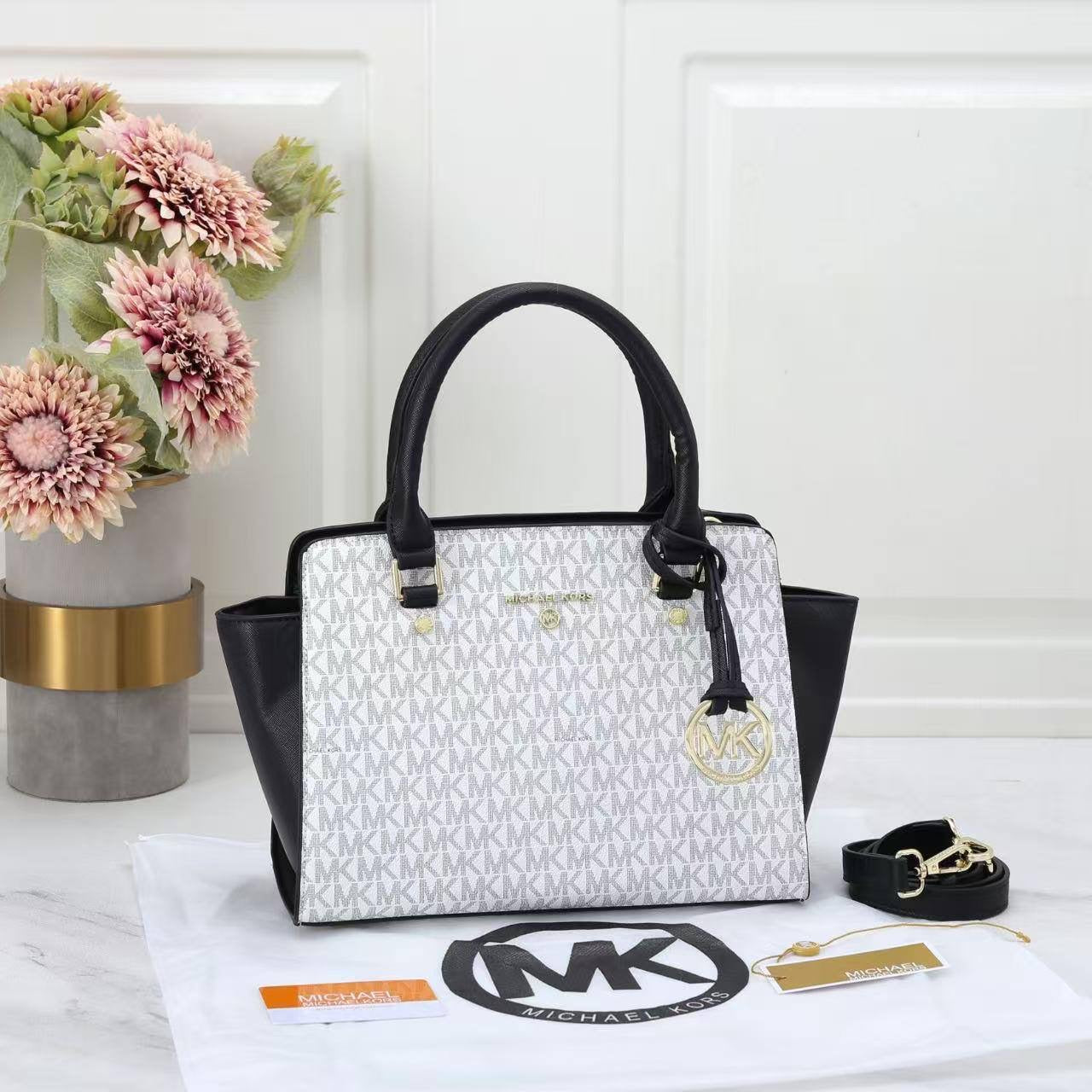 MK
90 dhs🇦🇪
Good quality 
Zain35
♥️♥️♥️