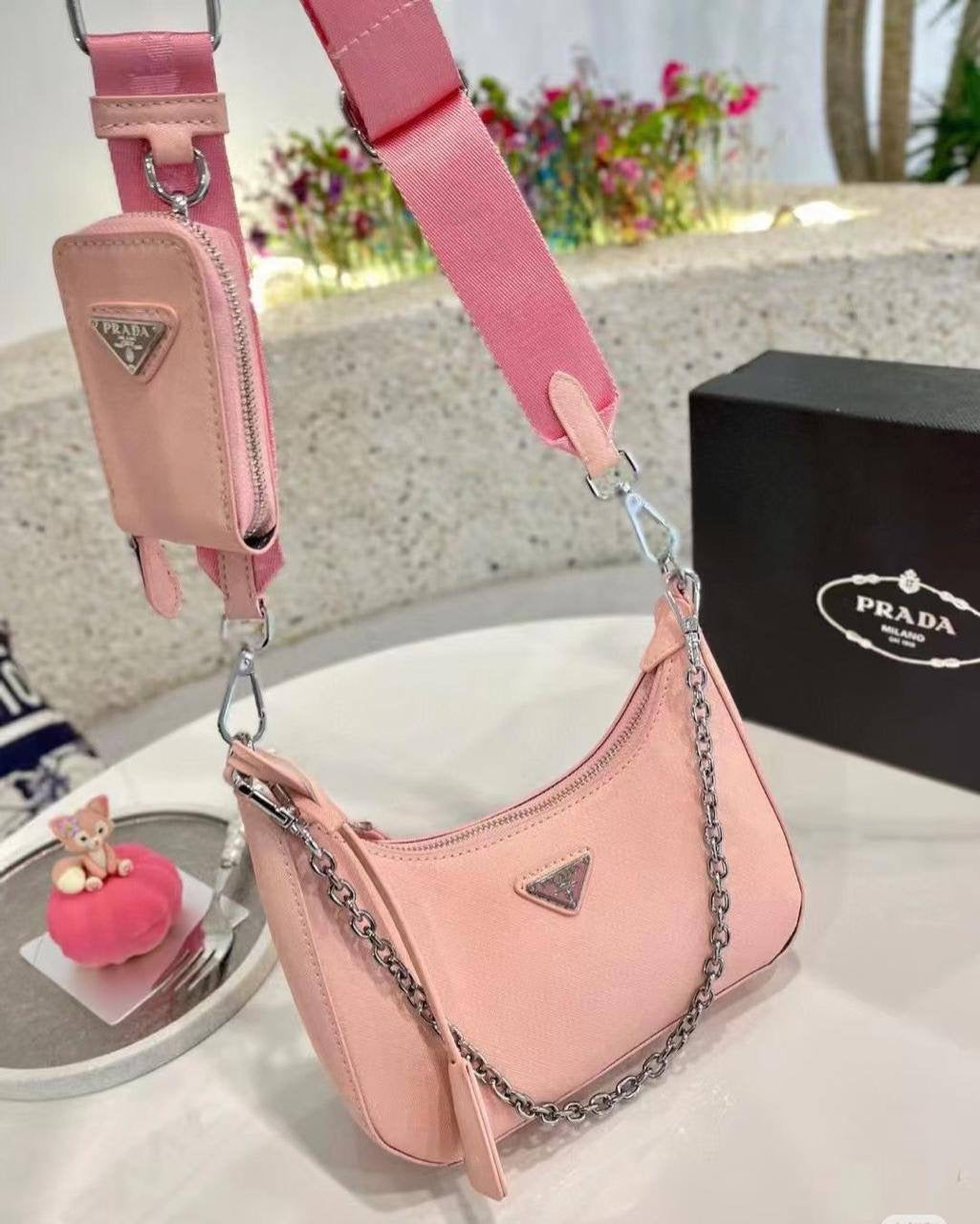 Prada 2 in 1
Size : 22.5 * 18 * 6 cm
95 dhs🇦🇪
with box🎁
Zain115
♥️♥️♥️