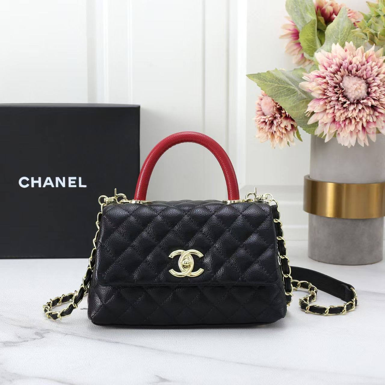 CHANEL ᴄᴏᴄᴏ
ᴛᴏᴘ ʜᴀɴᴅʟᴇ ʙᴀɢ
ᴄᴀᴠɪᴀʀ ʟᴇᴀᴛʜᴇʀ ᴍᴀᴛᴇʀɪᴀʟ
ɢᴏʟᴅ ᴄʜᴀɪɴ ʟᴇᴀᴛʜᴇʀ sᴛʀᴀᴘ
sɪᴢᴇ: 25 cm
ᴡɪᴛʜ BOX
🎁🎁🎁
95 dhs🇦🇪
Zain31
♥️♥️♥️