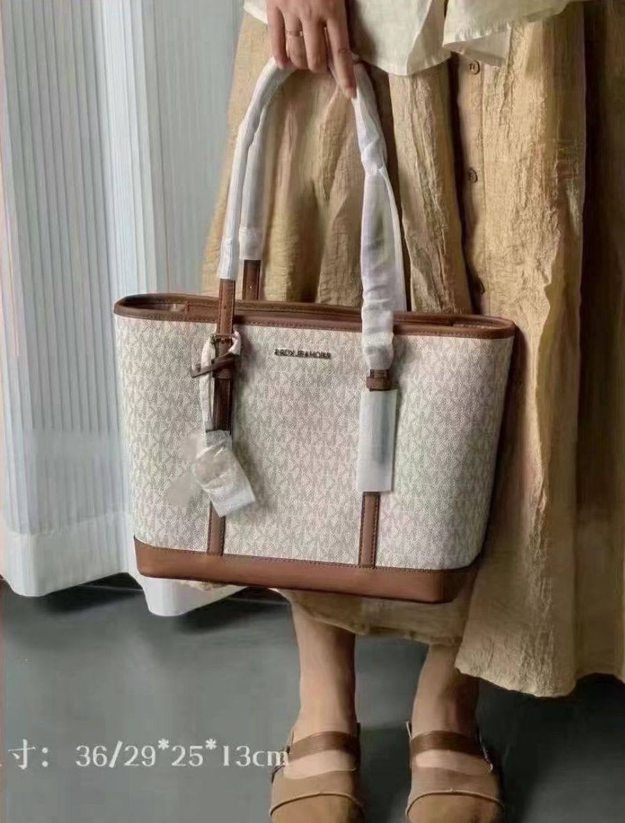 MK
90 dhs🇦🇪
Good quality 
Zain35
♥️♥️♥️