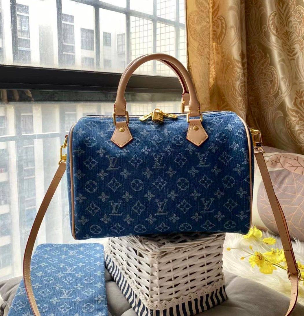 LV
COPY ONE SPECIAL OFFER 
ONLY 
105 dhs🇦🇪
Zain39
♥️♥️♥️