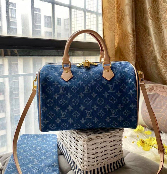LV
COPY ONE SPECIAL OFFER 
ONLY 
105 dhs🇦🇪
Zain39
♥️♥️♥️