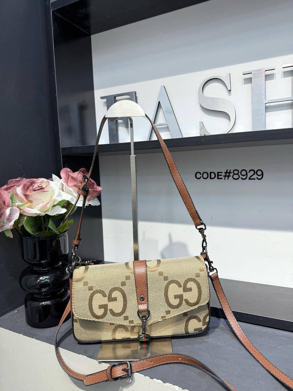Gucci ᴇɴᴠᴇʟᴏᴘᴇ
sʜᴏᴜʟᴅᴇʀ ʙᴀɢ
ᴡɪᴛʜ ʟᴏɴɢ ʙᴇʟᴛ sᴛʀᴀᴘ
ᴍᴏɴᴏɢʀᴀᴍ ʟᴇᴀᴛʜᴇʀ
sɪᴢᴇ : 24 cm
65 dhs🇦🇪
Zain31
♥️♥️♥️