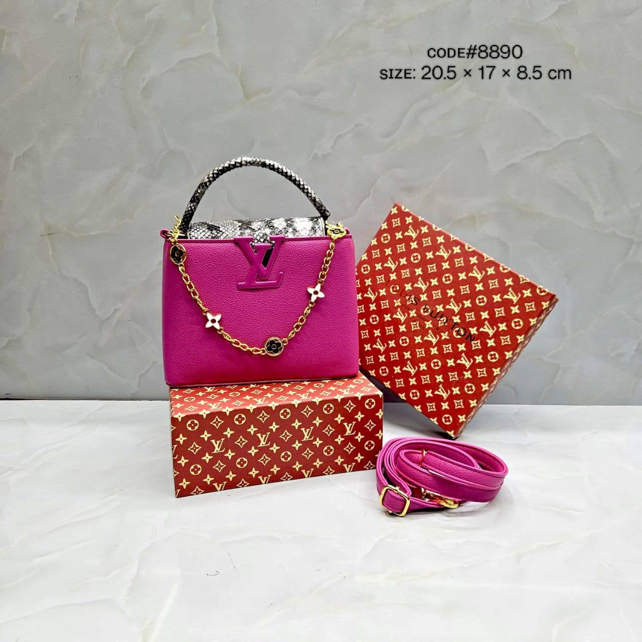 LV
ᴄᴀᴘᴜᴄᴄɪɴᴇ ᴛᴏᴘ ʜᴀɴᴅ ʙᴀɢ
ᴡɪᴛʜ ʟᴏɴɢ ʙᴇʟᴛ sᴛʀᴀᴘ
ɢᴏʟᴅ ʜᴀʀᴅᴡᴀʀᴇ
sɪᴢᴇ : 20.5 cm
ᴡɪᴛʜ BOX
🎁🎁🎁
75 dhs🇦🇪
Zain31
♥️♥️♥️