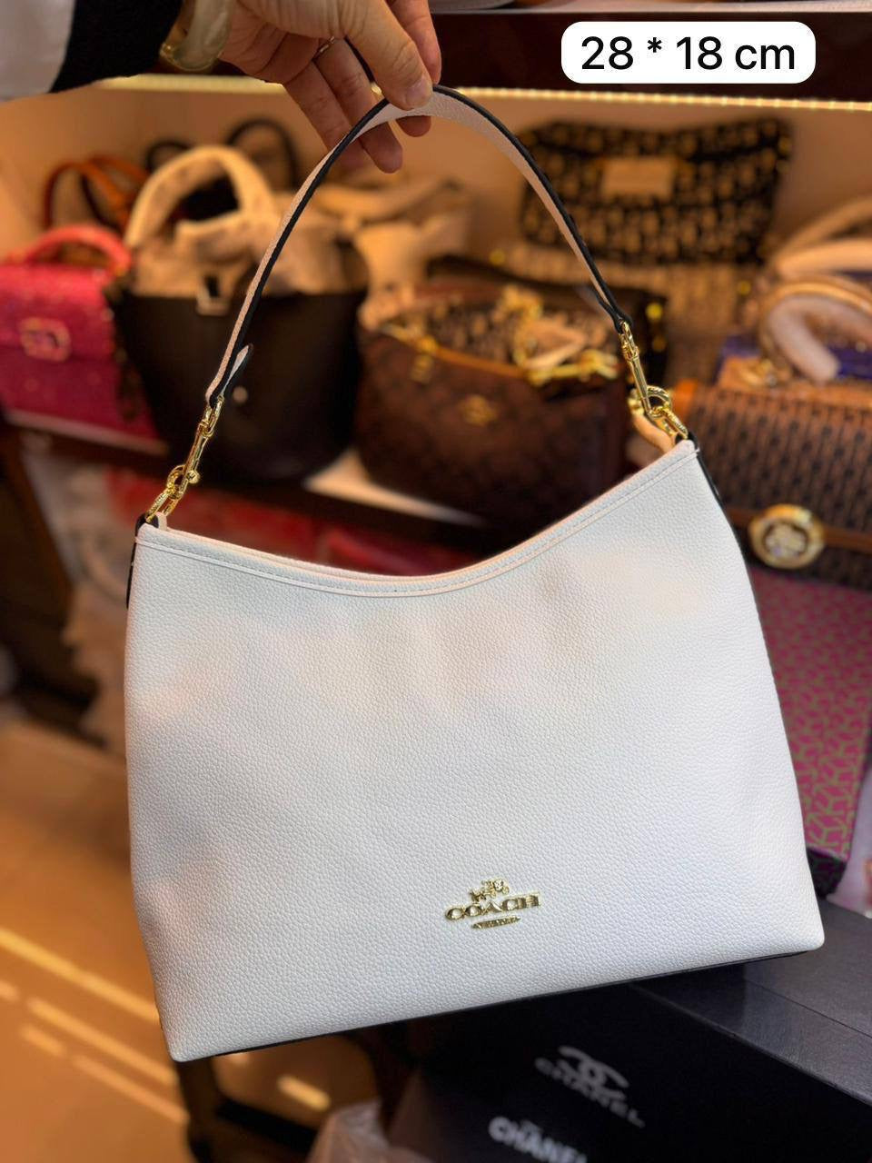 🎉 Offer 🎊  Coach
Size : 31 * 24 * 12 cm
75 dhs🇦🇪
with box 🎁
Zain115
♥️♥️♥️