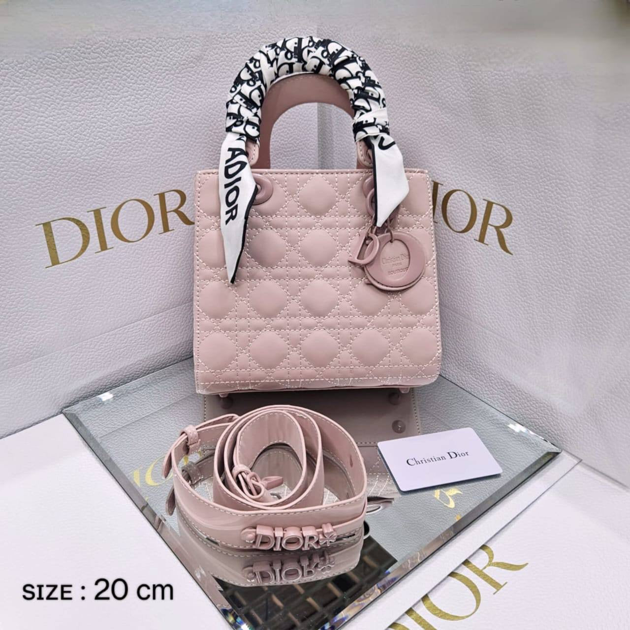 Dior
ᴍᴀᴛᴛᴇ ʟᴇᴀᴛʜᴇʀ ᴍᴀᴛᴇʀɪᴀʟ
ᴡɪᴛʜ ᴛᴡɪʟʟʏ ɪɴᴄʟᴜᴅᴇ
sɪᴢᴇ: 20 cm
ᴡɪᴛʜ BOX
🎁🎁🎁
95 dhs🇦🇪
Zain31
♥️♥️♥️