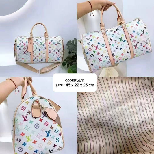 LV
TRAVELLING  BAG
sɪᴢᴇ : 45 cm
75 dhs🇦🇪
Zain31
♥️♥️♥️