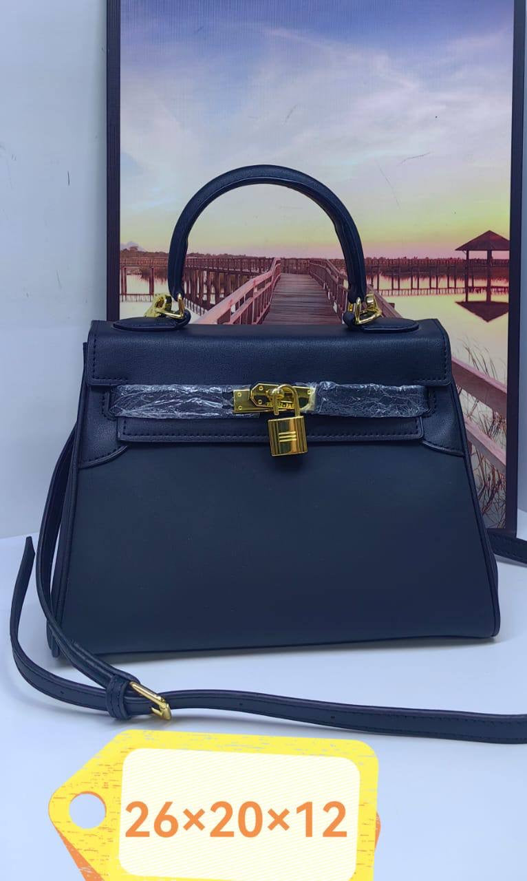 Slash sale 
Valentino - Hermes - Tory Burch
80 dhs🇦🇪
Zain173
♥️♥️♥️