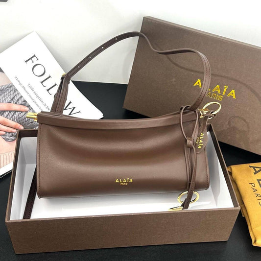 Alaia re stock copy one  
270 dhs🇦🇪
#with box
🎁🎁🎁
#25cm
Zain228
♥️♥️♥️