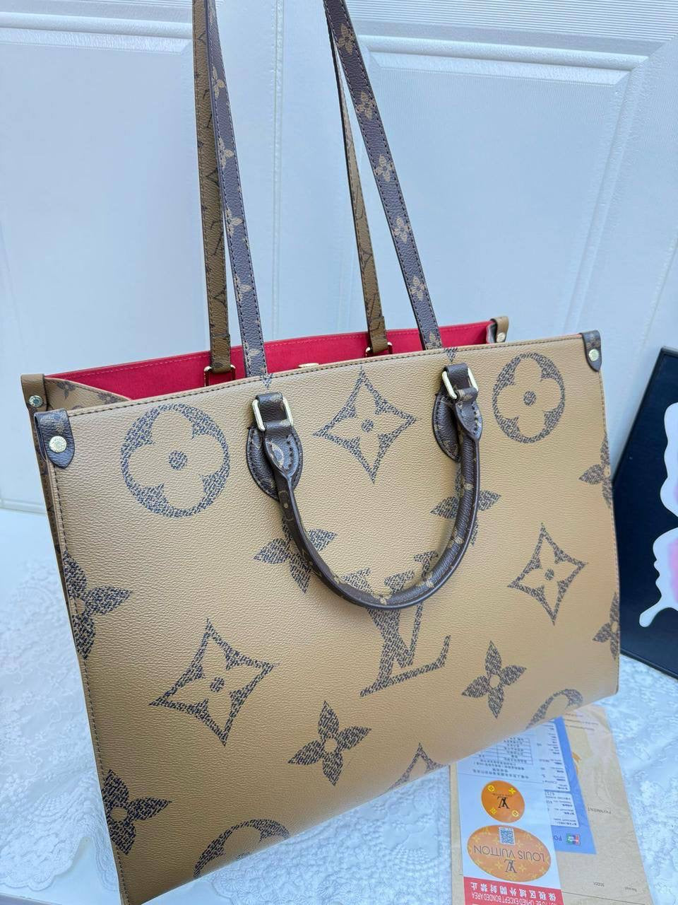 LV
41*30*15cm
110 dhs🇦🇪
Zain17
♥️♥️♥️