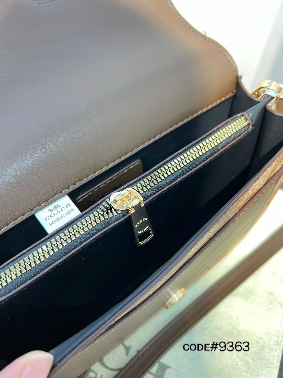 Coach ᴛᴀʙʙʏ
sʜᴏᴜʟᴅᴇʀ ʙᴀɢ
ᴡɪᴛʜ ʟᴏɴɢ ʙᴇʟᴛ sᴛʀᴀᴘ
sɪᴢᴇ : 25 cm
70 dhs🇦🇪
Zain31
♥️♥️♥️