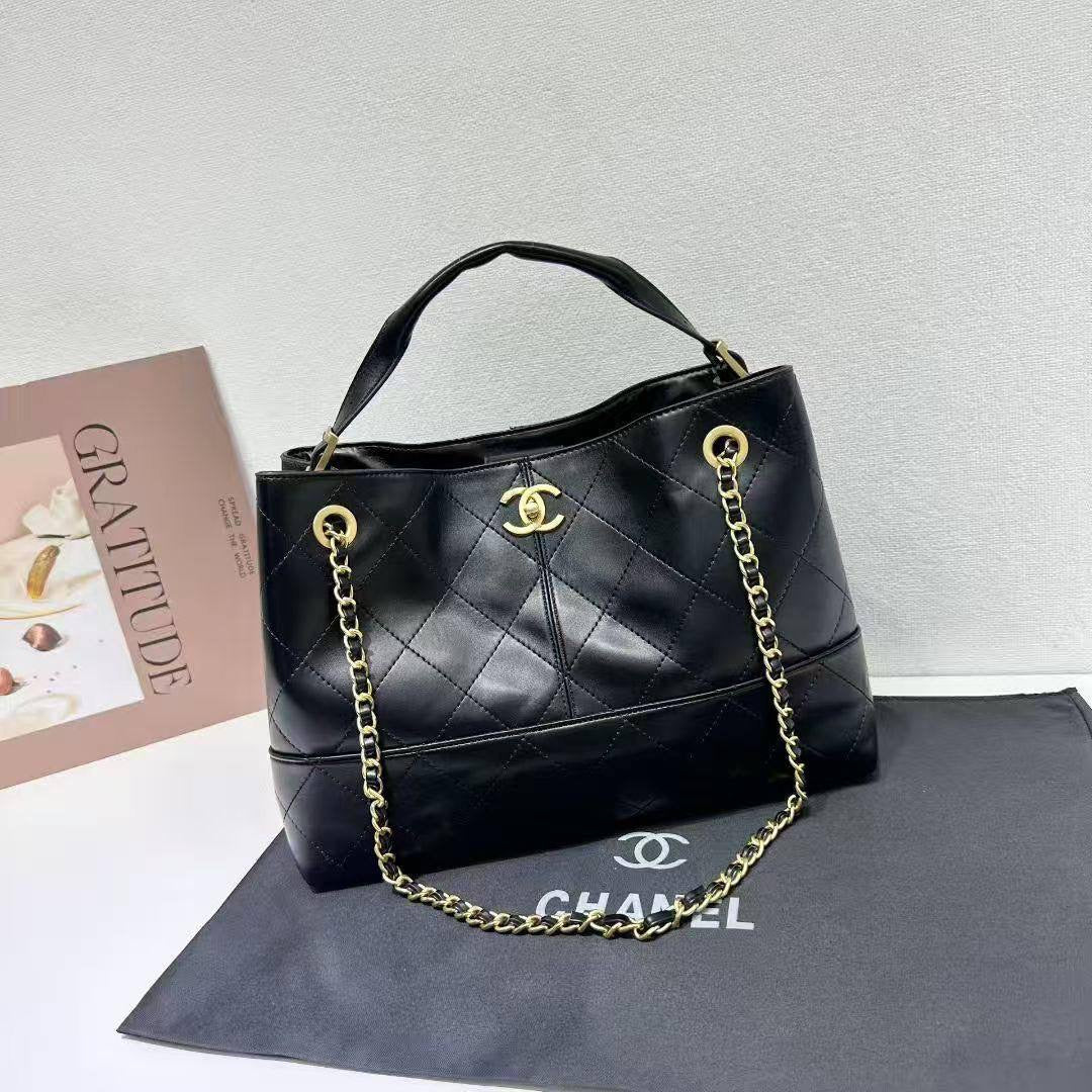CHANEL 
NEW CAME 
GOOD QUALITY 
110 dhs🇦🇪
Zain39
♥️♥️♥️
