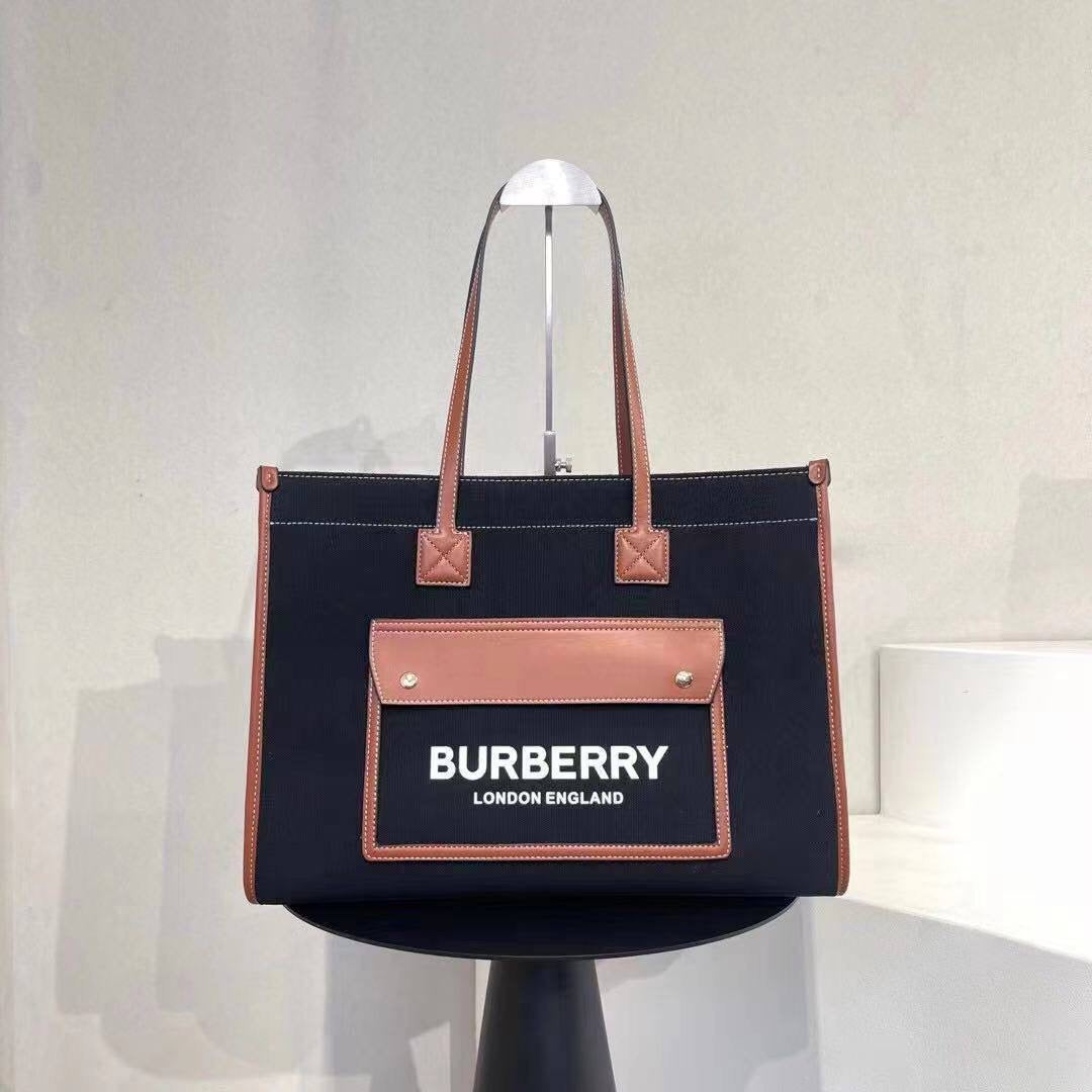 Burberry 
120 dhs🇦🇪
41 cm 
Zain253
♥️♥️♥️