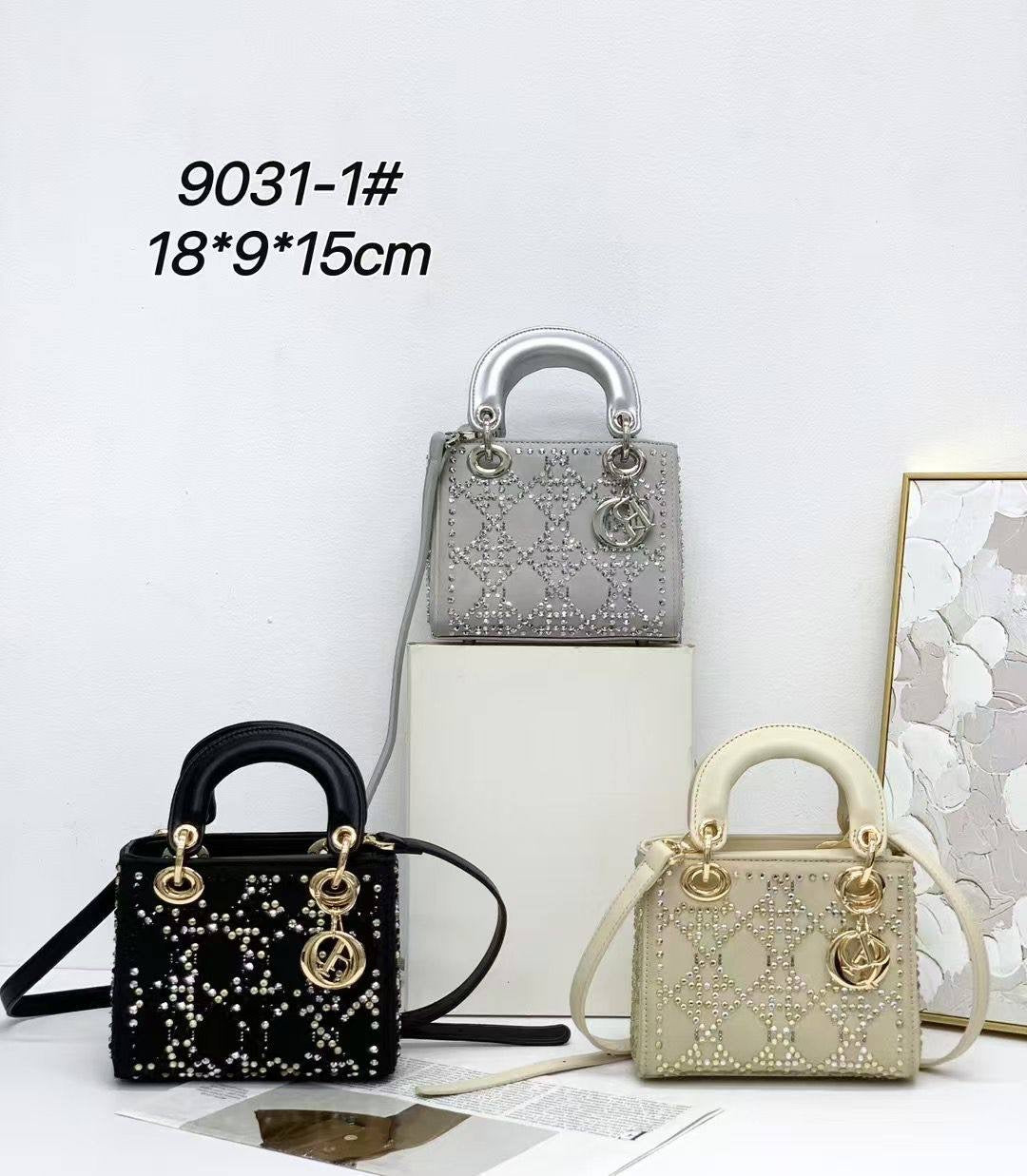 Dior - Chanel
120 dhs🇦🇪
Good quality
 with box
🎁🎁🎁
Zain35
♥️♥️♥️