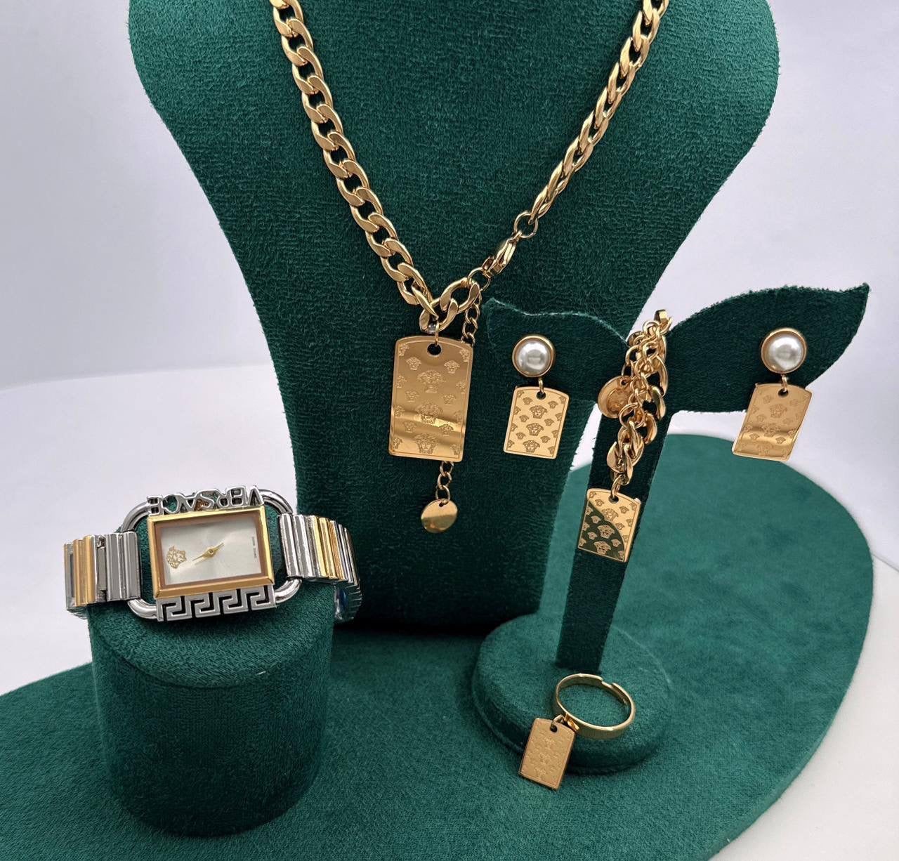 90 dhs 🇦🇪 
Set with box
🎁🎁🎁
Zain45
♥️♥️♥️