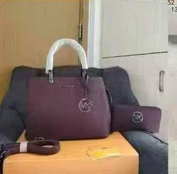 MK 2in1
110 dhs🇦🇪
with box
🎁🎁🎁
Zain143
♥️♥️♥️