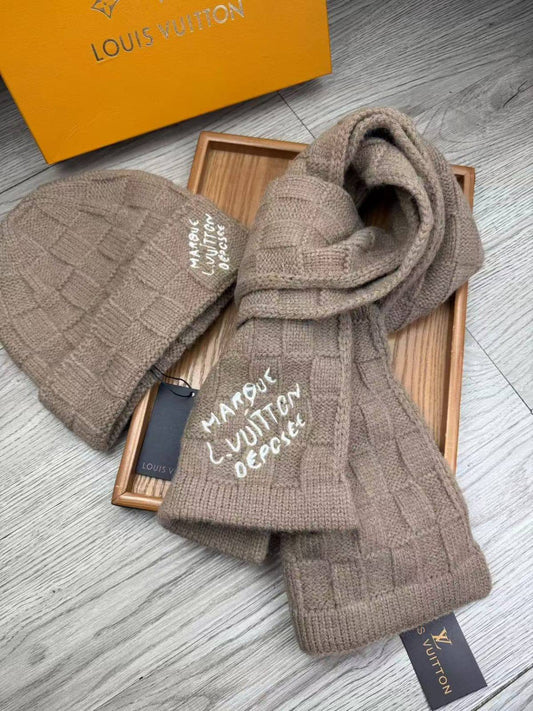 NEW COLLECTION👌🏻
LV SET❤🔥
MASTER Quality👑With Original Packaging👌🏻
350 dhs✅✅
Zain329
♥️♥️♥️