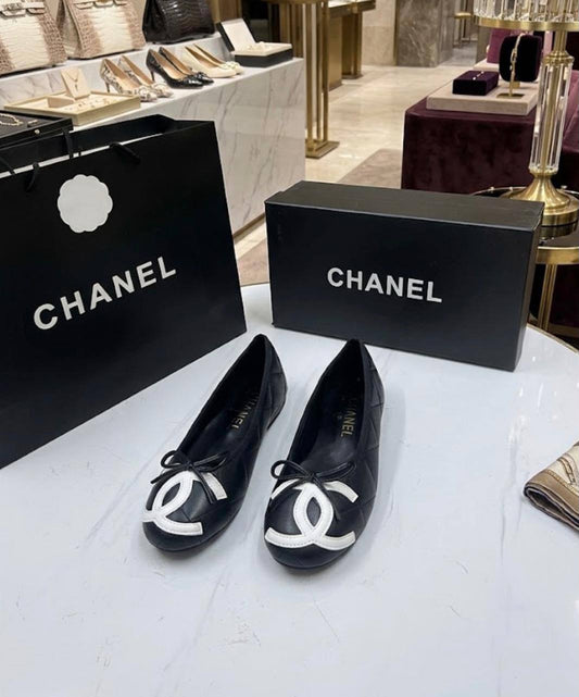 CHANEL
NEW ARRIVED
SIZE 36-41
105 dhs🇦🇪🇦🇪
Zain21
♥️♥️♥️