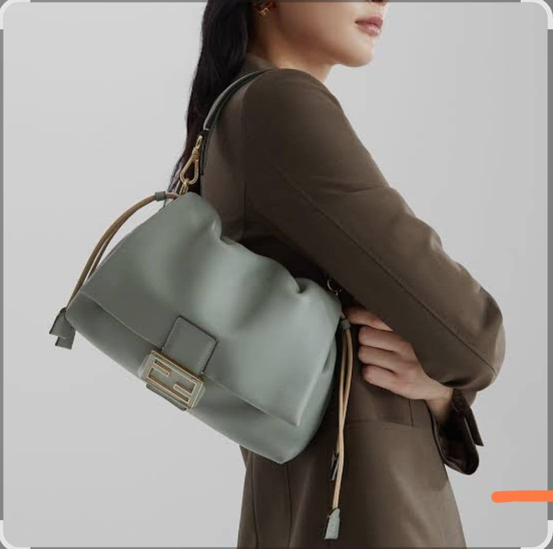 Fendi
95 dhs🇦🇪
size 30cm
Zain26
♥️♥️♥️