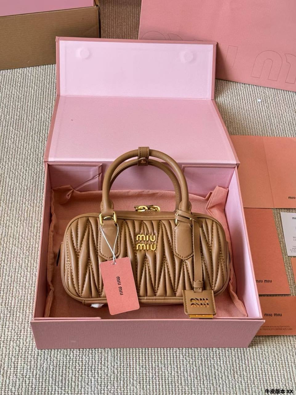 Miu Miu Master 
270 dhs🇦🇪
22 CM
Zain141
♥️♥️♥️