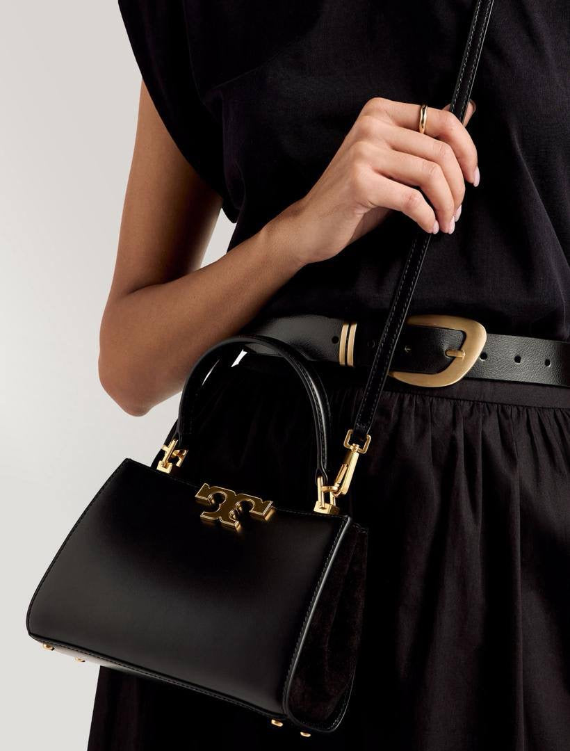 Tory Burch
95 dhs🇦🇪
size:22cm
Good quality 
with box
🎁🎁🎁
Zain35
♥️♥️♥️