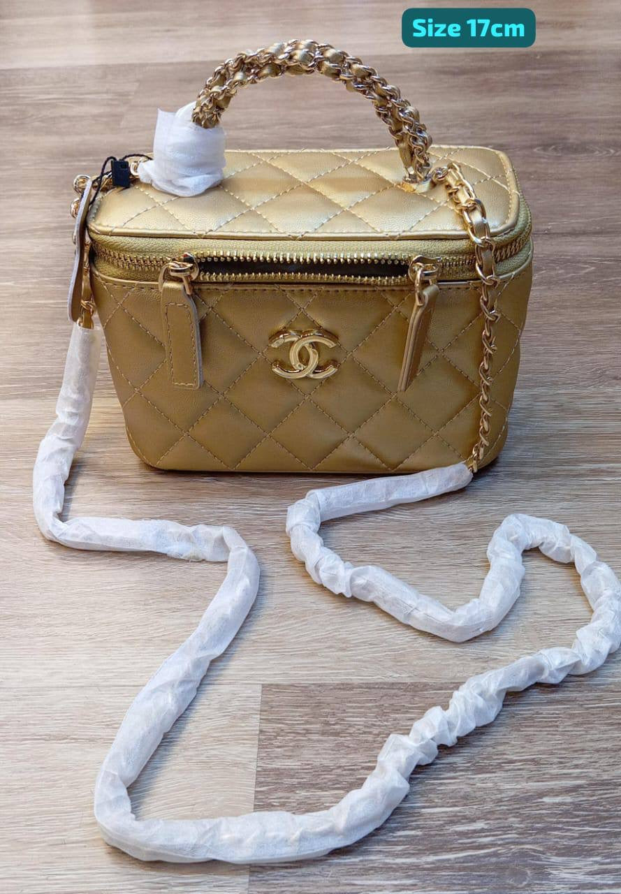 Chanel
Good quality 
with box 
🎁🎁🎁
95 dhs🇦🇪
Zain186
♥️♥️♥️