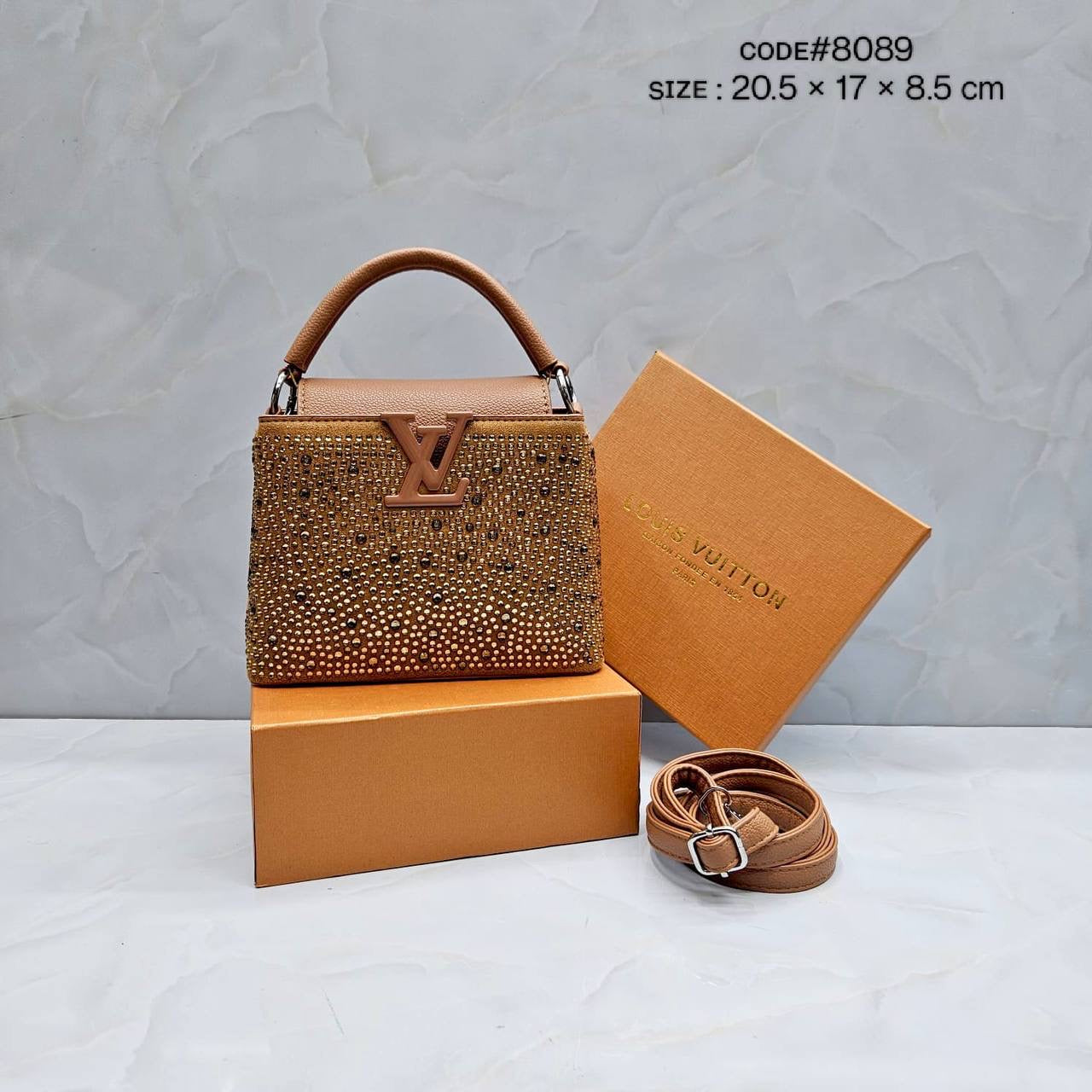 LV
ᴄᴀᴘᴜᴄᴄɪɴᴇ ᴛᴏᴘ ʜᴀɴᴅ ʙᴀɢ
ᴡɪᴛʜ ʟᴏɴɢ ʙᴇʟᴛ sᴛʀᴀᴘ
ɢᴏʟᴅ ʜᴀʀᴅᴡᴀʀᴇ
sɪᴢᴇ : 20.5 cm
ᴡɪᴛʜ BOX
🎁🎁🎁
75 dhs🇦🇪
Zain31
♥️♥️♥️