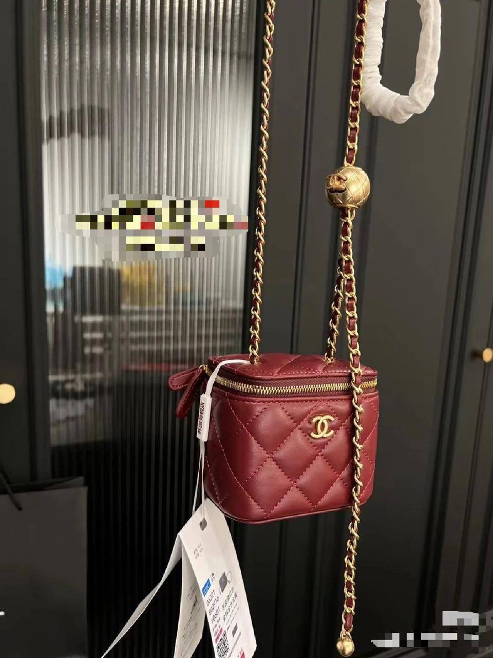 Chanel mini
Size :10 * 8 cm
95 dhs🇦🇪
with box 🎁
Zain115
♥️♥️♥️