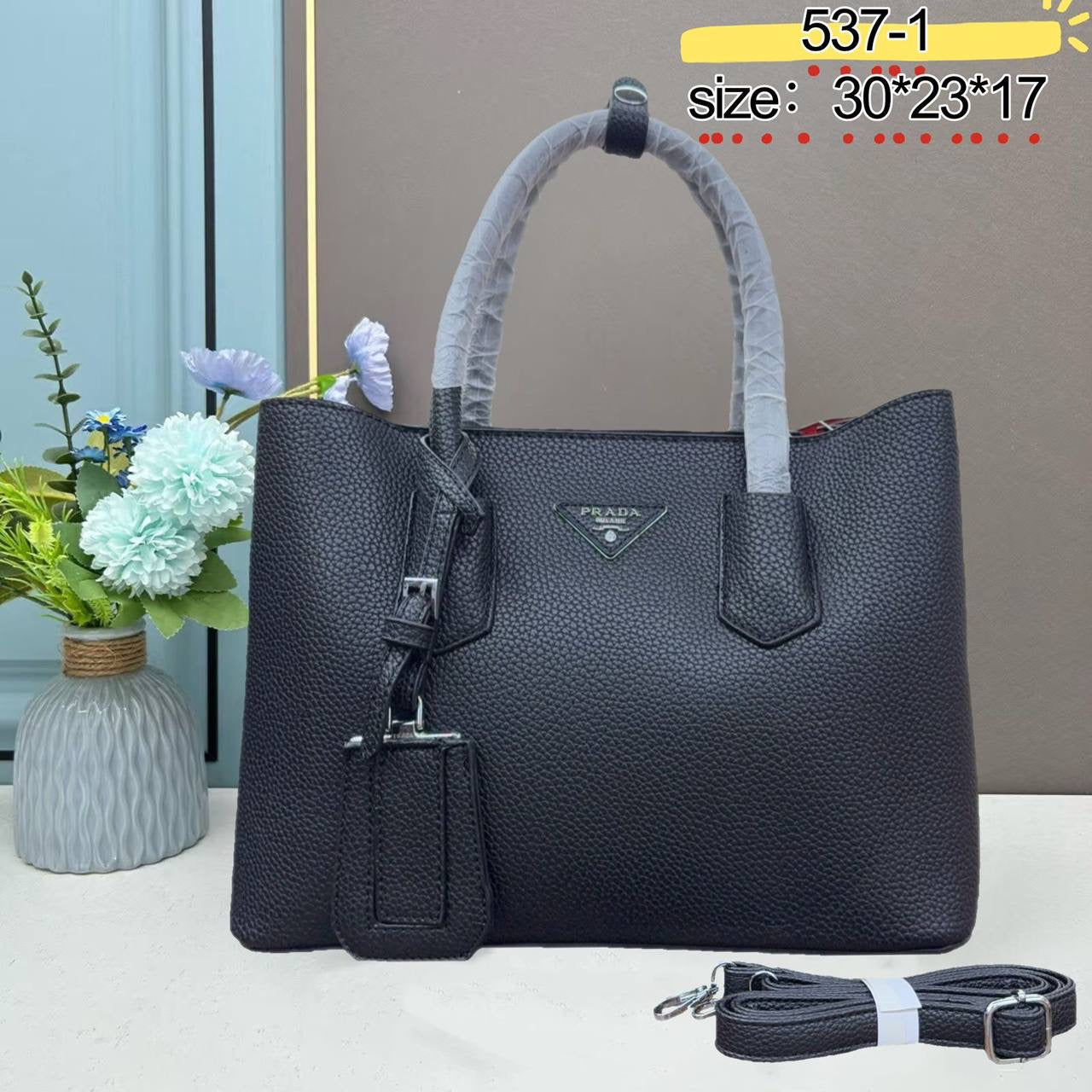 Burberry - Prada
95 dhs🇦🇪
Zain38
♥️♥️♥️