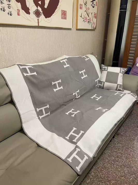 Hermes blankets
And cushion
For Price 👇 WhatsApp✅
0568585901
0507557372
0552275751 Owner Zain 👌
Zain328
♥️♥️♥️