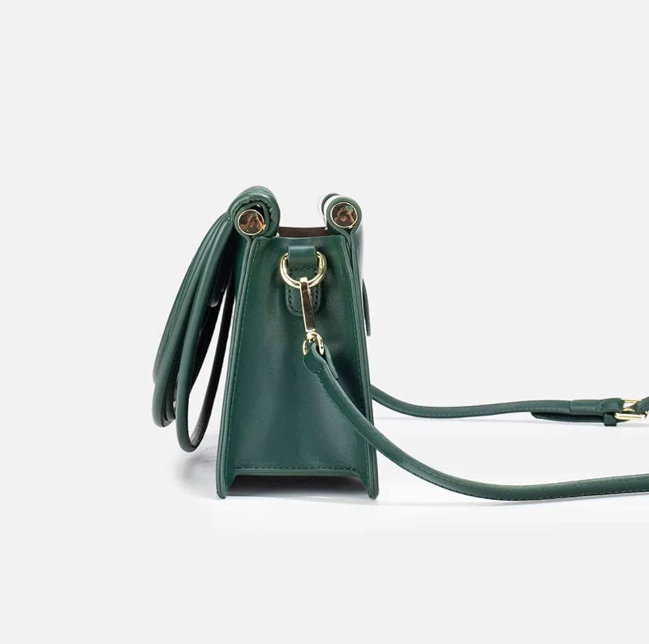 BOTTEGA 
NEW CAME GOOD QUALITY 
120 dhs🇦🇪
Zain39
♥️♥️♥️