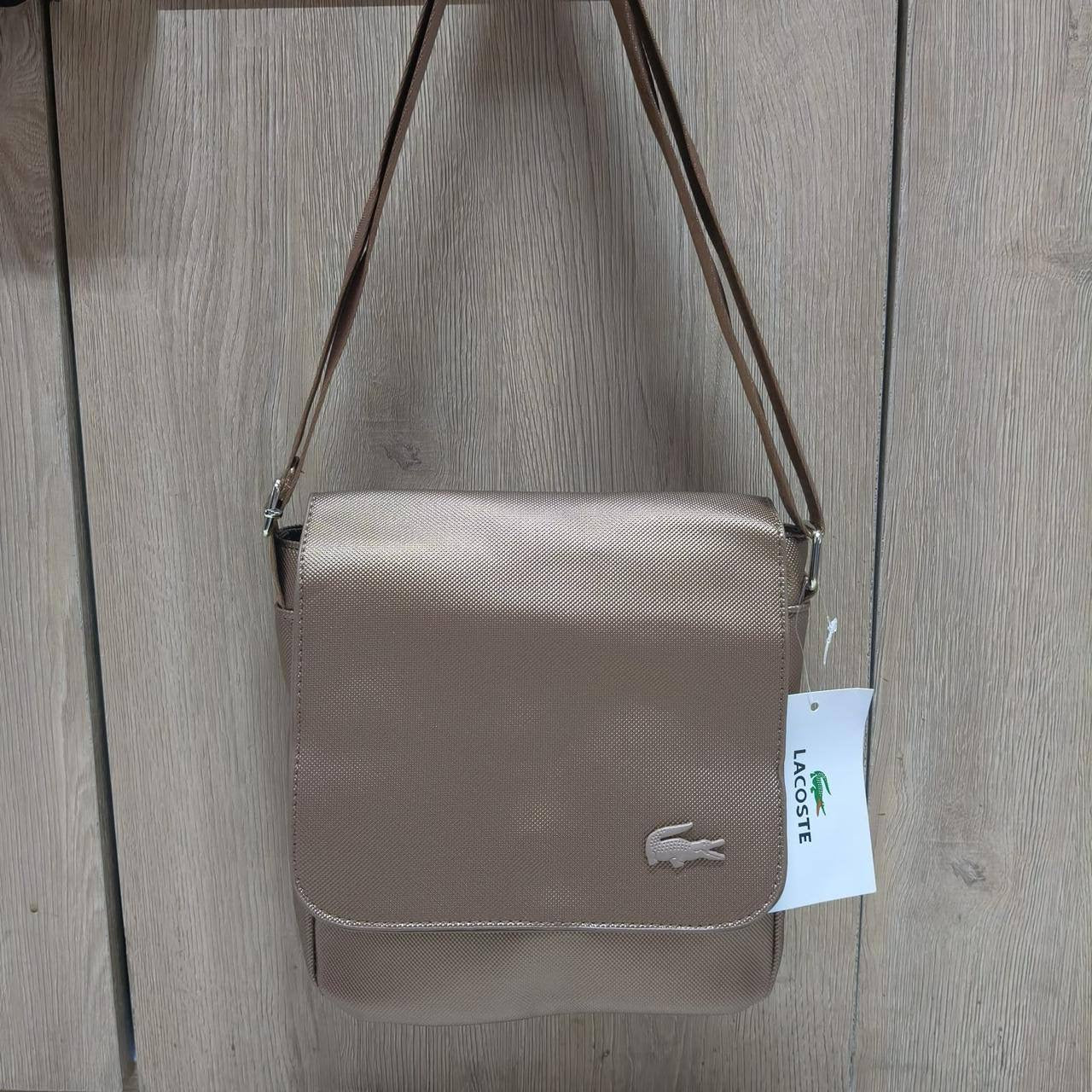LACOSTE Bag 
GOOD quality 
40 dhs🇦🇪
Zain40
♥️♥️♥️