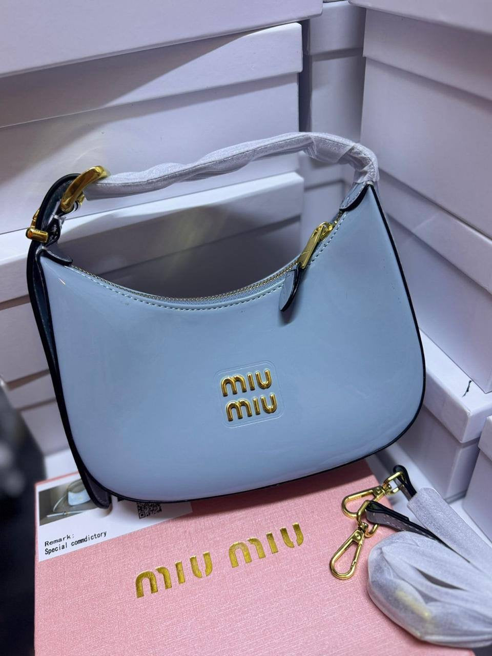 🎉 Offer 🎊  MiuMiu hobo
Size : 24 * 17 cm
75 dhs🇦🇪
with box🎁
Zain115
♥️♥️♥️