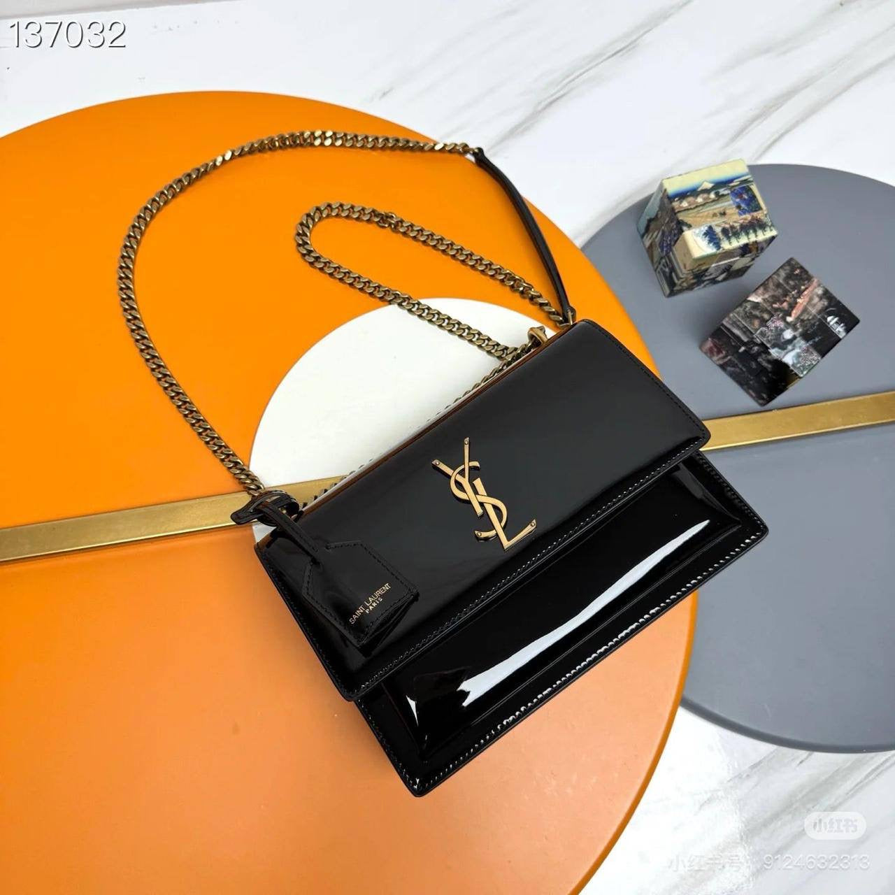 YSL Sunset
size : 22 * 14 * 9 cm
90 dhs🇦🇪
with box 🎁
Zain115
♥️♥️♥️