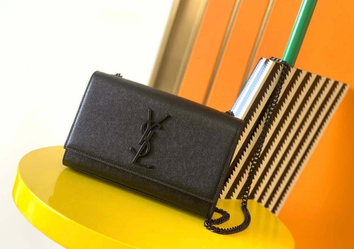 SAINT LAURENT💕💕💕
Super master quality 💕💕💕
For Price 👇 WTSP Text Zain 0568585901
Zain252
♥️♥️♥️