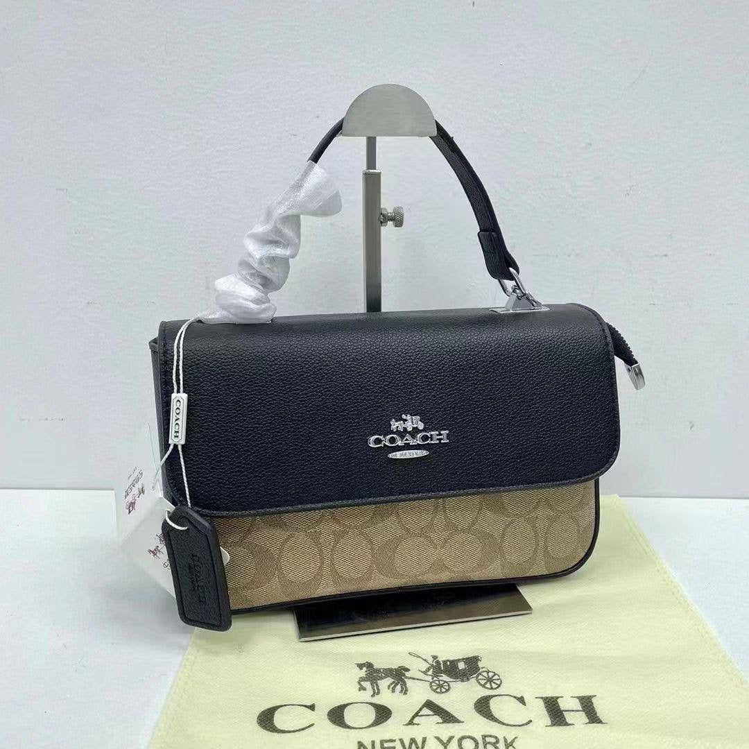 🎉 Offer 🎊 Coach 
Size : 24 * 16 cm
70 dhs🇦🇪
with box🎁
Zain115
♥️♥️♥️